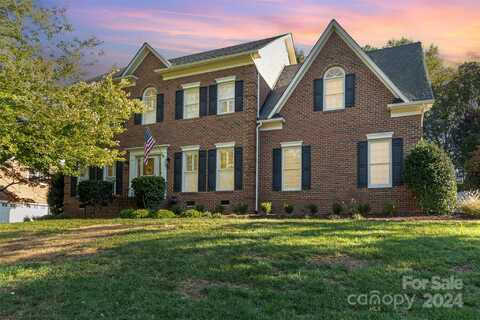 10514 Oak Pond Circle, Charlotte, NC 28277