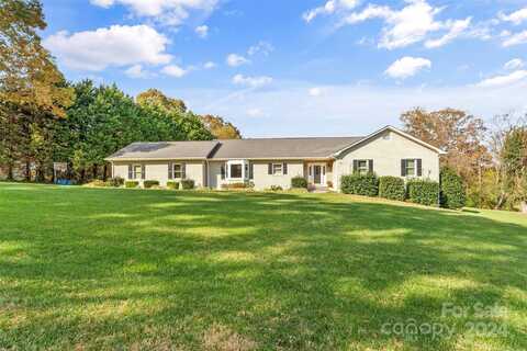 2110 E Winds Avenue, Morganton, NC 28655