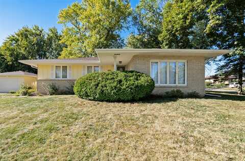 2630 Sherwood Drive, Des Moines, IA 50310