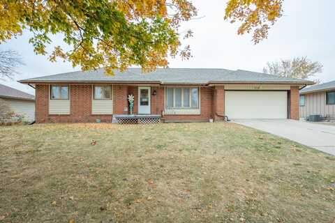 110 Lynwood Drive, Huxley, IA 50124