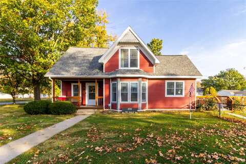 205 NE 3rd Street, Earlham, IA 50072