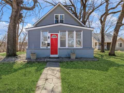 329 E Creston Avenue, Des Moines, IA 50315