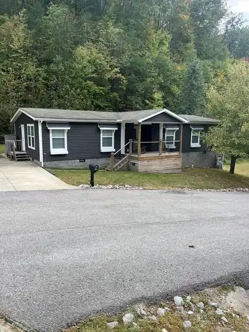 175 East Keyser Heights Dr, Pikeville, KY 41051