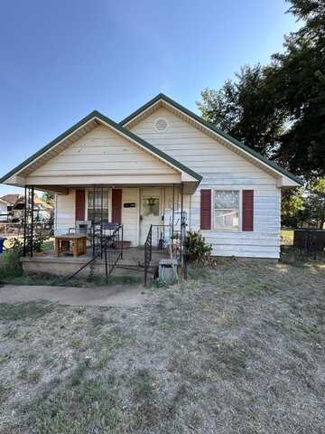 411 S Cherokee, Hennessey, OK 73742