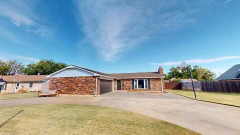 218 Ponderosa Dr, Woodward, OK 73801