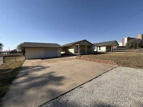 1104 N 5th St, Enid, OK 73701