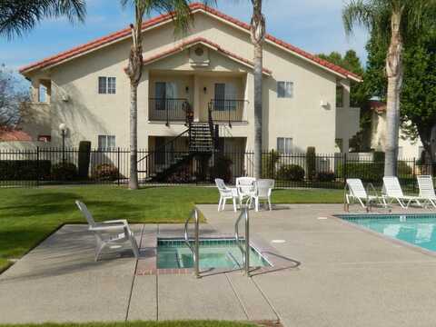 1542 Alluvial Avenue E, Fresno, CA 93720