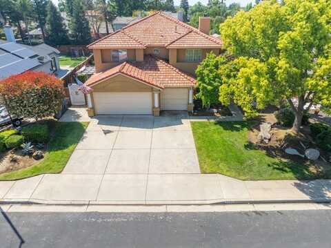 2440 Buckingham Way, Clovis, CA 93611