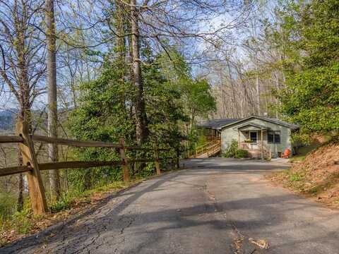 642 Franklin Farm Road, Franklin, NC 28734