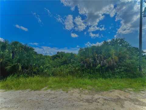 3207 40th Street W, Lehigh Acres, FL 33971