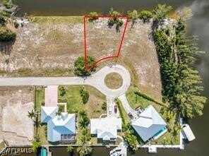 2305 NW 44th Place, Cape Coral, FL 33993