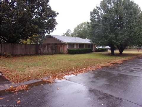 2103 Independence AVE, Conway, AR 72034