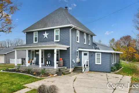 43 Center Street, Saranac, MI 48881