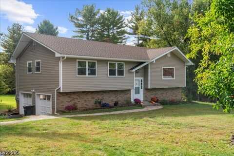 140 Hillcrest Rd, Readington, NJ 08822