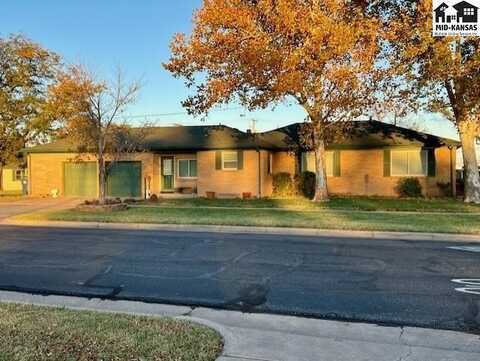 28 W 26th Ave, Hutchinson, KS 67502