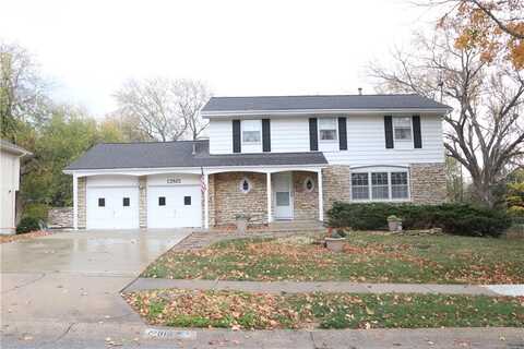 12815 Cambridge Avenue, Grandview, MO 64030