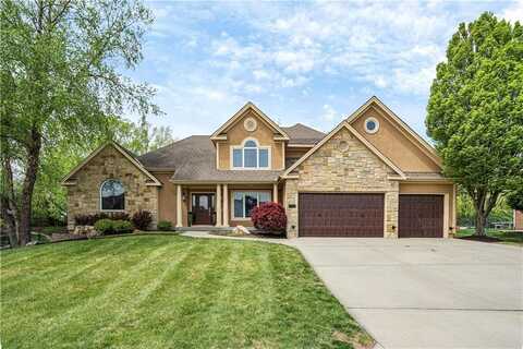 10102 River Hills Drive, Parkville, MO 64152