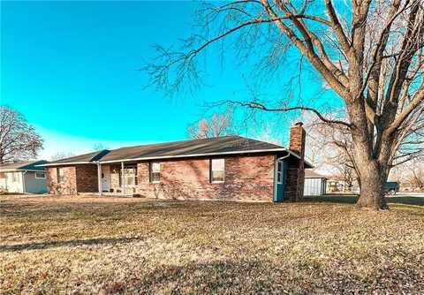 818 Sycamore Street, Lacygne, KS 66040