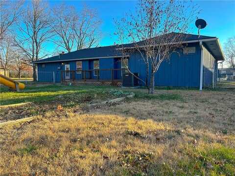 818 Sycamore Street, Lacygne, KS 66040