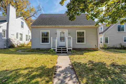 2107 E Avenue NE, CedarRapids, IA 52405