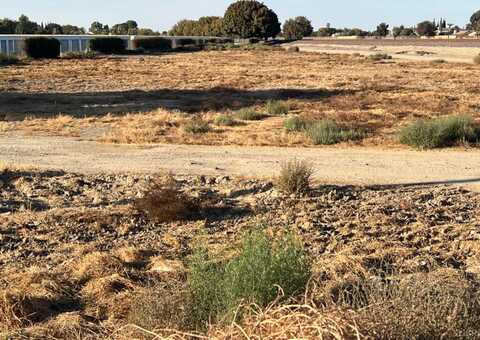 1152 Grangeville Boulevard W, Hanford, CA 93230