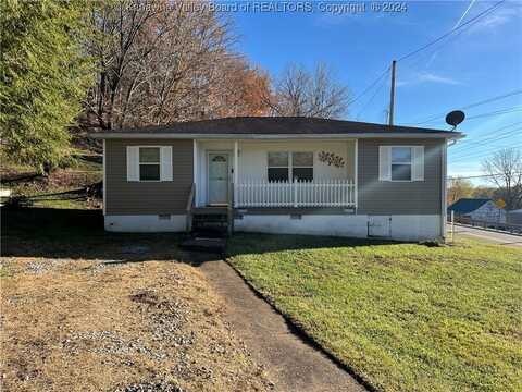 100 Ferry Street, Leon, WV 25123