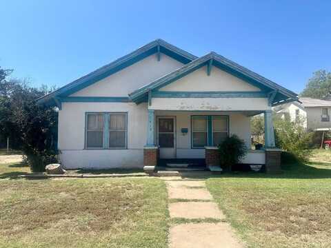 412 Main Street, Floydada, TX 79235