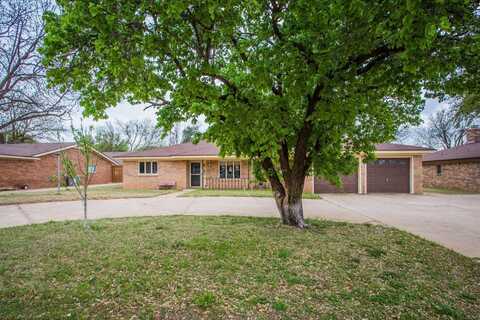 2513 N 3rd Street, Tahoka, TX 79373