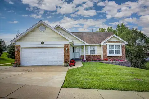 1832 Fox Pointe Drive, Arnold, MO 63010