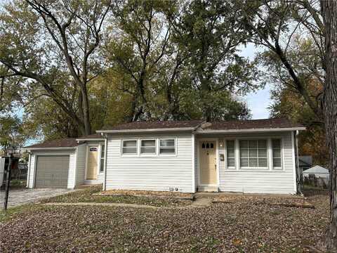 31 White Drive, Saint Louis, MO 63135