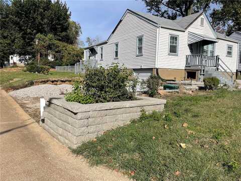 5301 Winslow Drive, Saint Louis, MO 63121