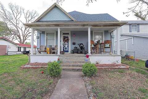 125 Gray Avenue, Chaffee, MO 63740