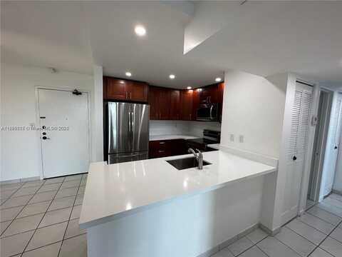 9682 Fontainebleau Blvd, Miami, FL 33172