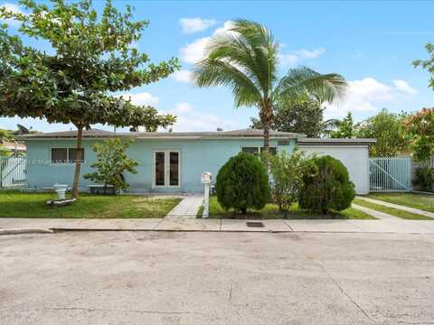 2560 NE 215th St, Miami, FL 33180