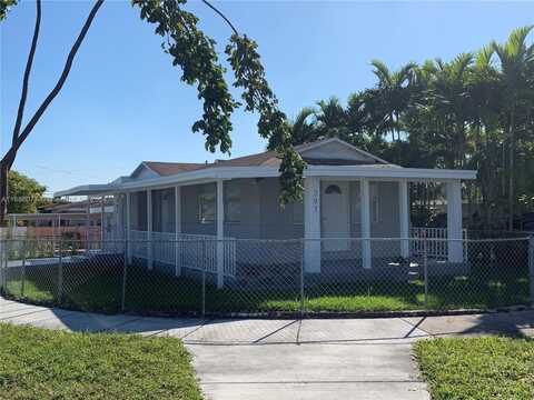 297 NW 60th Ave, Miami, FL 33126