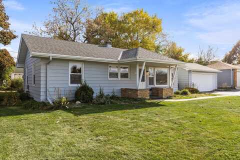 3184 N Mayfair Rd, Wauwatosa, WI 53222