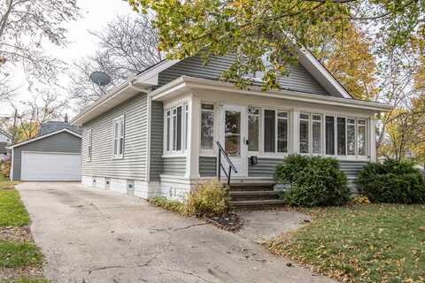 1003 Beechwood Ave, Waukesha, WI 53186