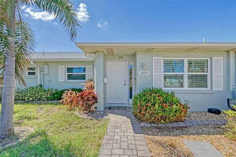 1019 BEACH MANOR CENTER, VENICE, FL 34285