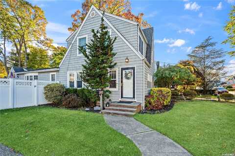 35 Brookside Avenue, Merrick, NY 11566