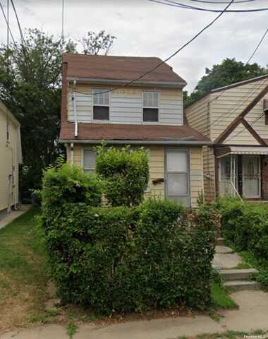 100-32 199th Street, Hollis, NY 11423