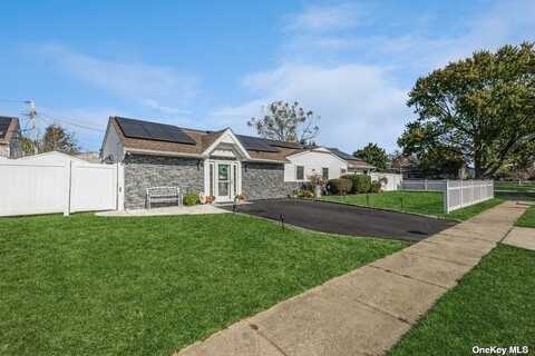 27 Wilson Lane, Bethpage, NY 11714