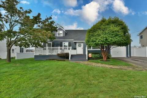 17 Frances Lane, Massapequa Park, NY 11762