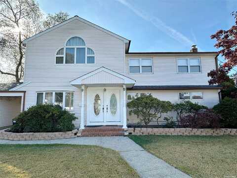 200 Saint Regis Drive, Massapequa Park, NY 11762