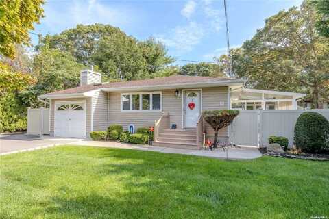 17 Sims Street, Patchogue, NY 11772