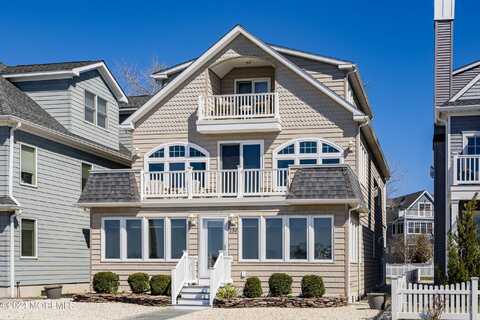 556 S Riverside Drive, Manasquan, NJ 08736