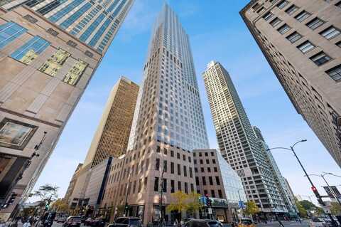 950 N MICHIGAN Avenue, Chicago, IL 60611