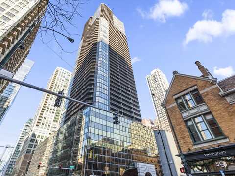 10 E Ontario Street, Chicago, IL 60611