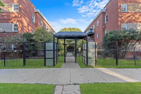 6433 N Damen Avenue, Chicago, IL 60645