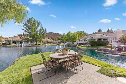 38684 Bears Paw Drive, Murrieta, CA 92562