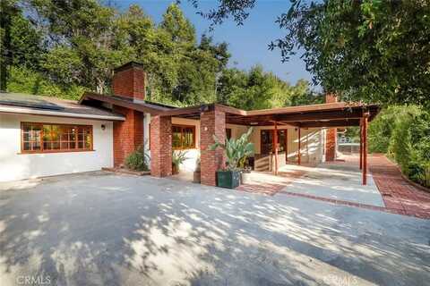 19130 Charles Street, Tarzana, CA 91356